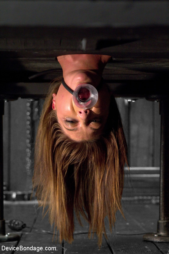 Horny girl is bound, pegged on skin, chaine - XXX Dessert - Picture 6