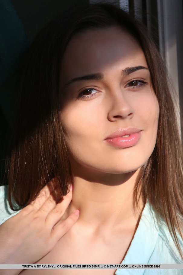 Natural young beauty discloses her amazing  - XXX Dessert - Picture 1