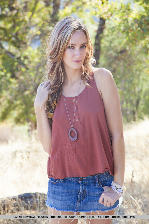 Hot blonde European chick loves going nude  - XXX Dessert - Picture 1