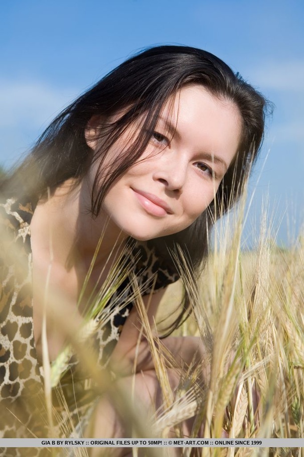 Lovely brunette loves nature and enjoys it  - XXX Dessert - Picture 1