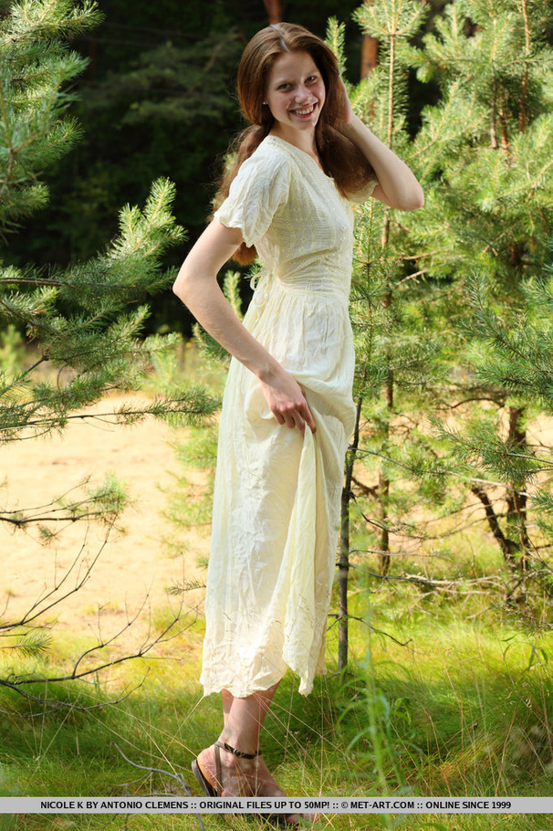 Young, natural redhead takes off her dress  - XXX Dessert - Picture 4