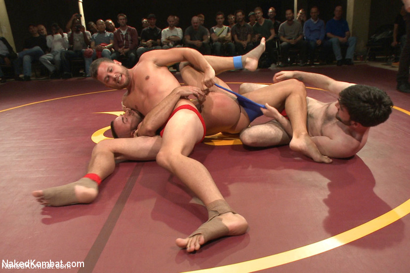 Four hot studs wrestling with sweaty bodies - XXX Dessert - Picture 3