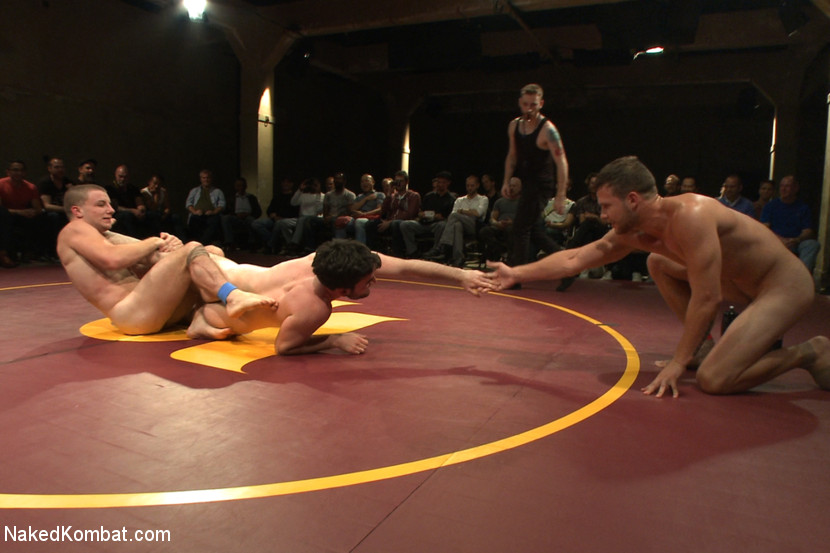 Four hot studs wrestling with sweaty bodies - XXX Dessert - Picture 6