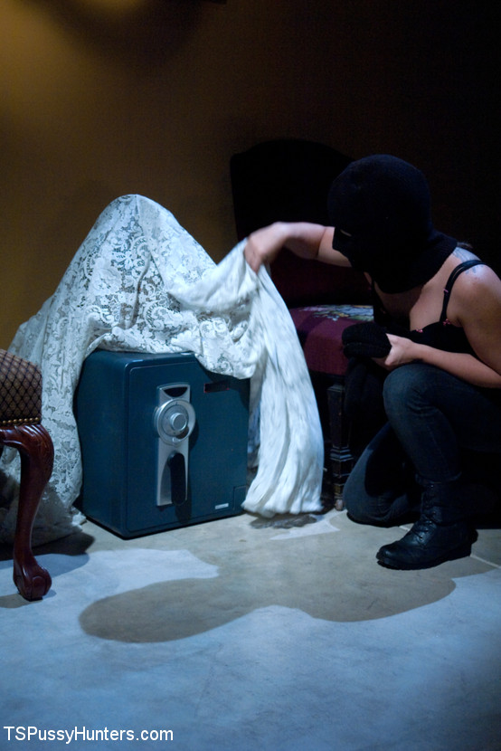 Tranny with cute tits spills cum on sexy ch - XXX Dessert - Picture 2