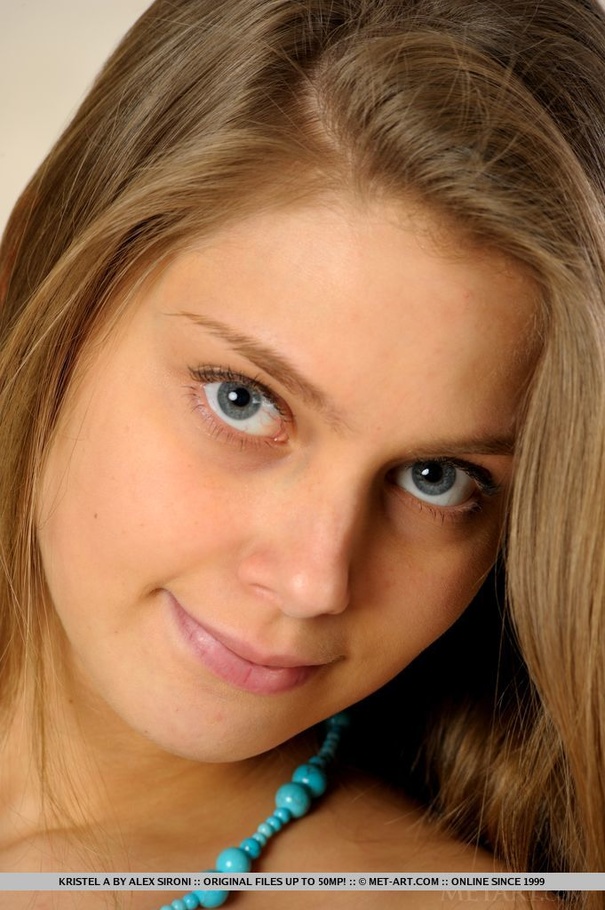 Cute teen stretches out and exposes small,  - XXX Dessert - Picture 1