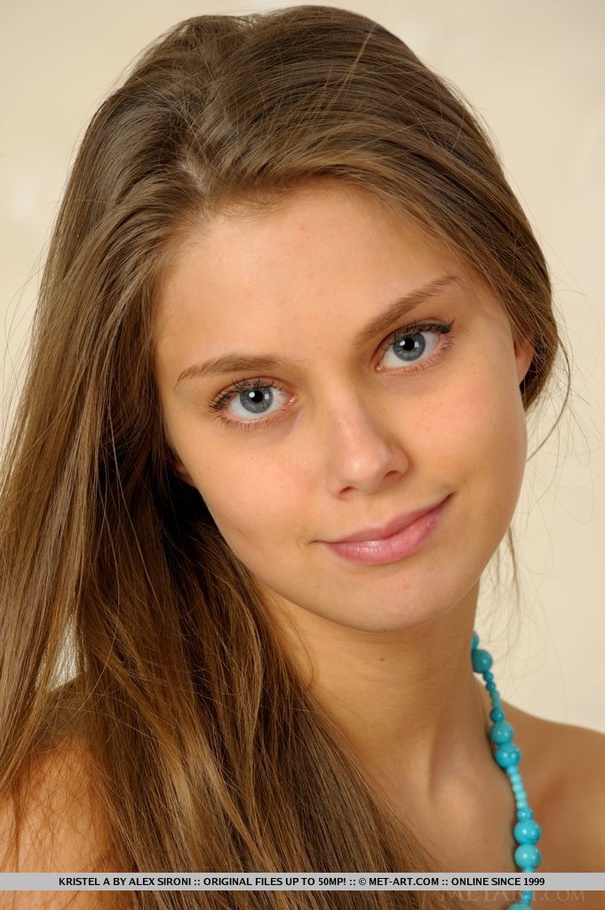 Cute teen stretches out and exposes small,  - XXX Dessert - Picture 18