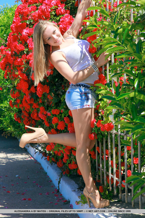 Cute, busty blonde reveals her delicious cu - XXX Dessert - Picture 2