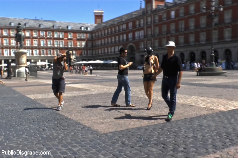 Nude chick sucks bald guy’s dick outdoors a - XXX Dessert - Picture 5