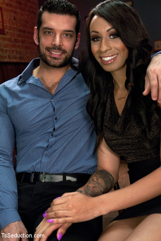 Tattooed curvy shemale and bearded guy suck - XXX Dessert - Picture 1