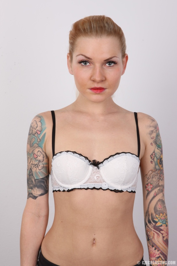 Hot blonde in black models off colorful tat - XXX Dessert - Picture 6