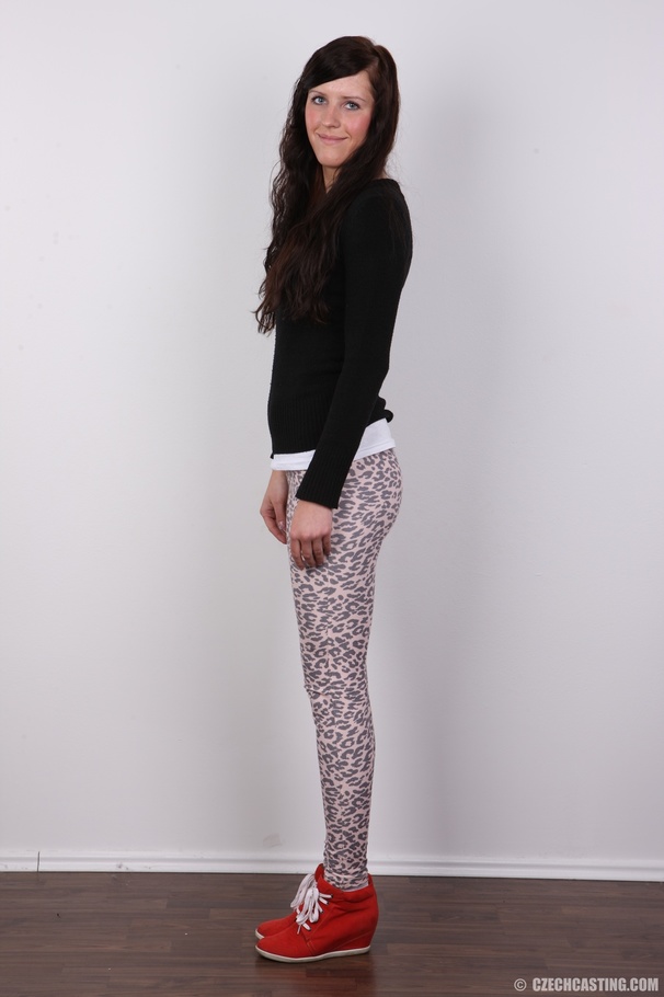 Innocent looking hottie with cute firm tits - XXX Dessert - Picture 3