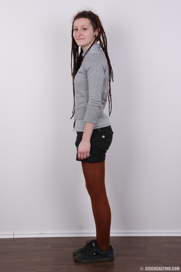 Slim inviting chick with dreadlocks reveals - XXX Dessert - Picture 3