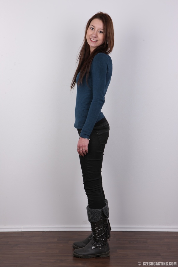 Long haired pretty brunette with sweet smal - XXX Dessert - Picture 3