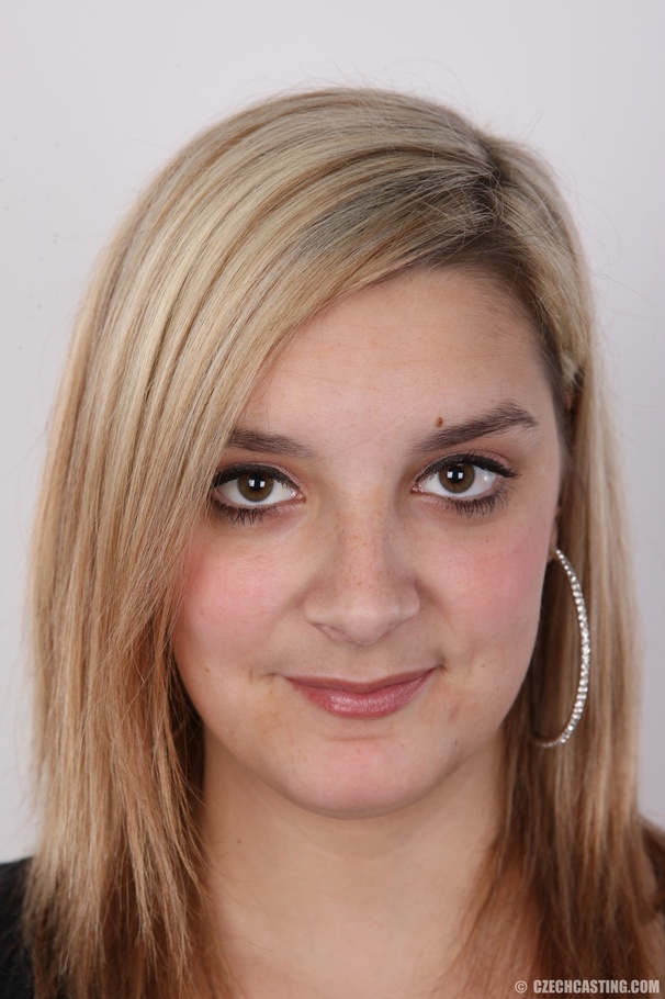 Beautiful young blonde with perfect big rou - XXX Dessert - Picture 1