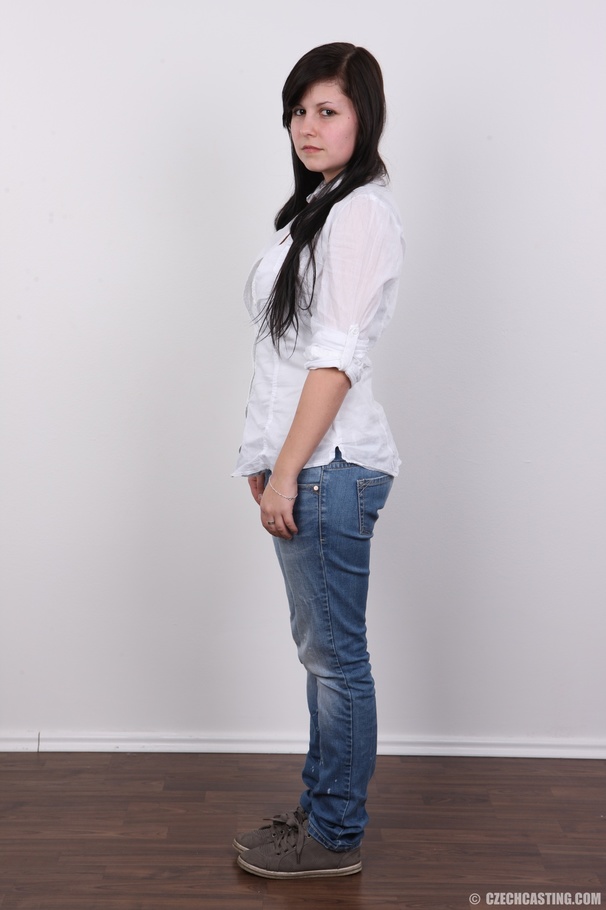 Young chick with cute face, long dark hair, - XXX Dessert - Picture 3