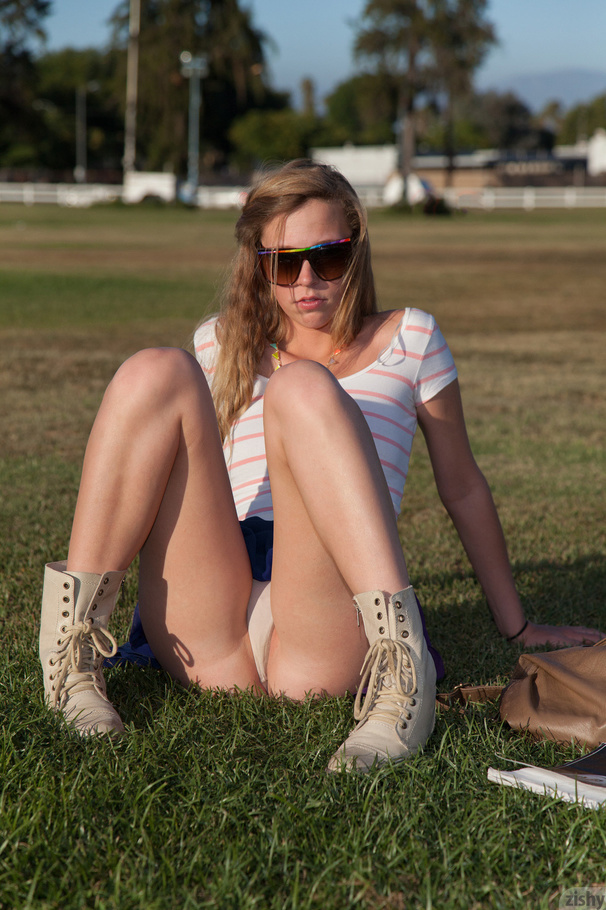 Nasty blonde teen girl in a blue skirt and  - XXX Dessert - Picture 10