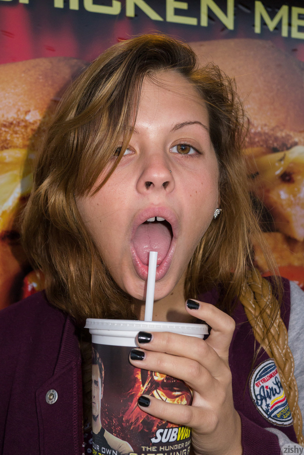 Busty teen ginger babe demonstrating her de - XXX Dessert - Picture 5