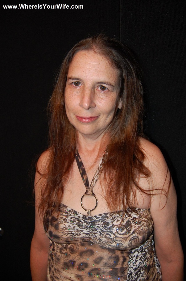 Mature housewife in a leopard dress and hig - XXX Dessert - Picture 2