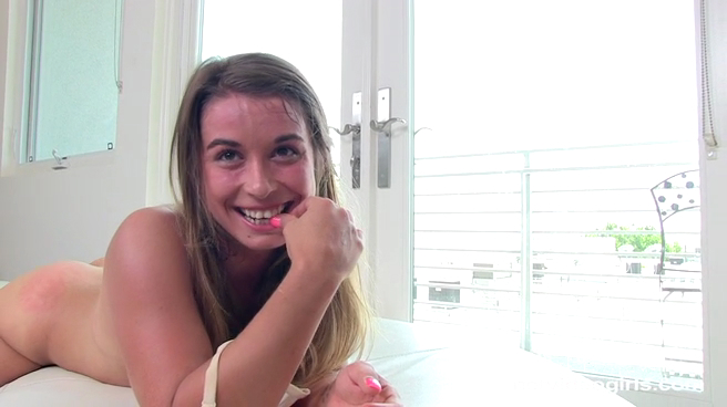 Sweet blonde in shorts and pink top happy t - XXX Dessert - Picture 13