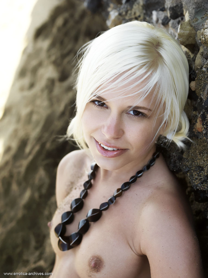 Blonde wearing a black necklace having fun  - XXX Dessert - Picture 16