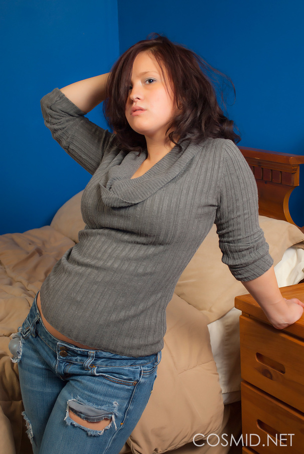 In gray sweater and jeans, young brunette b - XXX Dessert - Picture 4