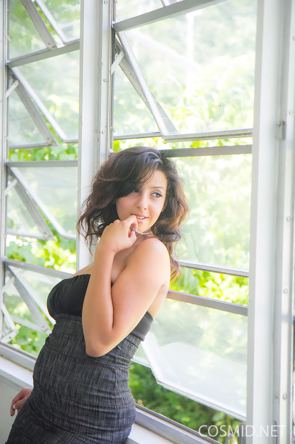 Seductress peels off her tiny dress in the  - XXX Dessert - Picture 4