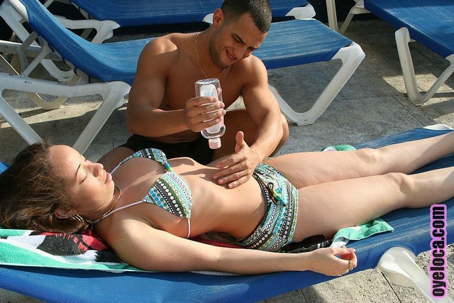 Gorgeous horny doll in sexy green bikini ge - XXX Dessert - Picture 5