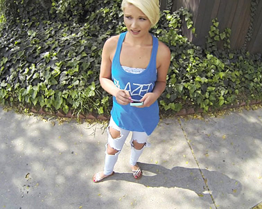 Wild blonde teen hottie in ripped jeans tak - XXX Dessert - Picture 3