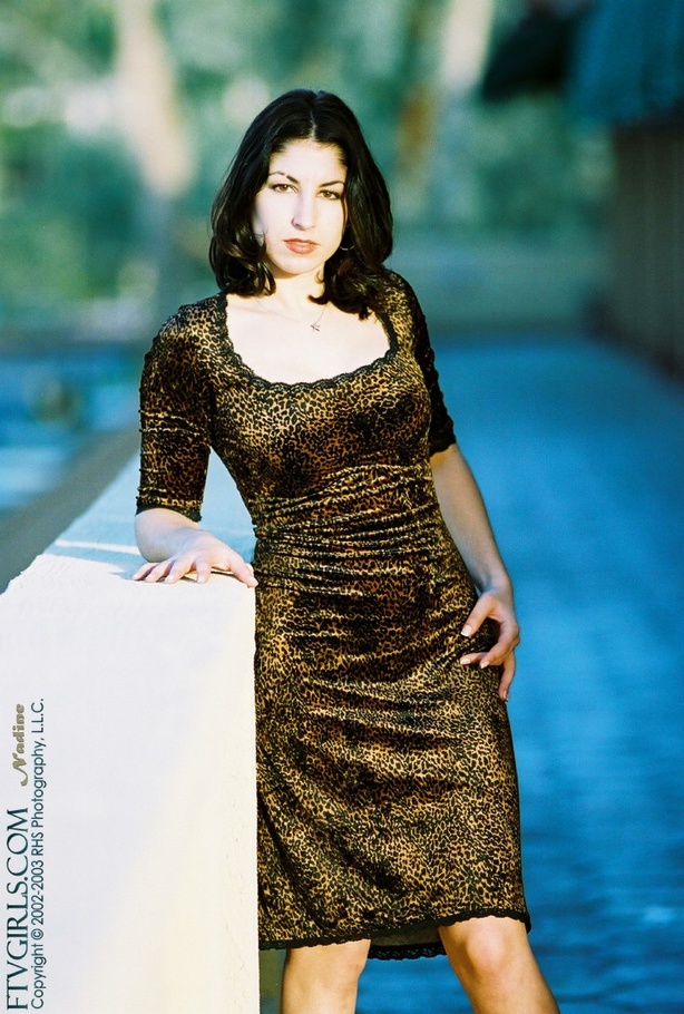 22 yo Nadine dress and heels - XXX Dessert - Picture 13