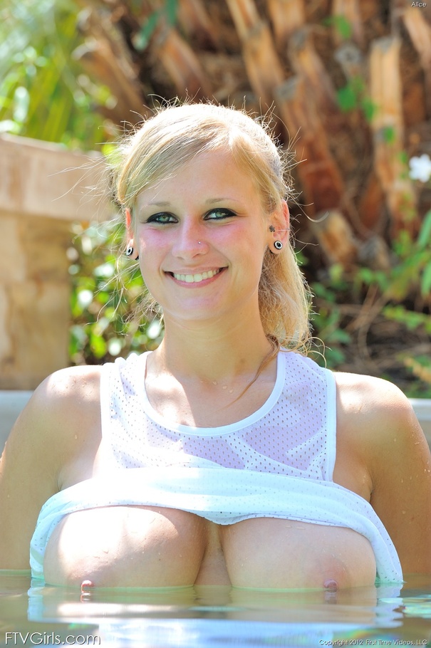 First time Alice dressup scenes - XXX Dessert - Picture 8