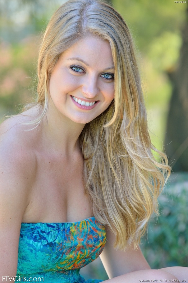 22 yo Veronica public nudity - XXXonXXX - Pic 7