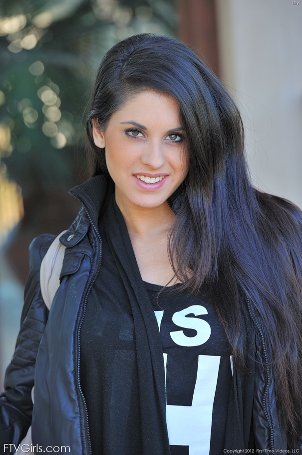 Pornstar Lilly teen - XXX Dessert - Picture 11