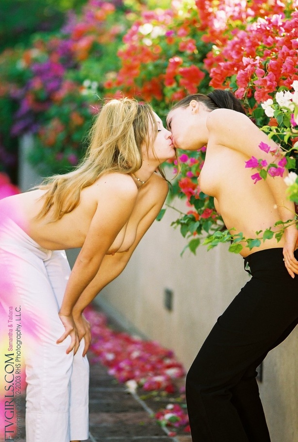 19 yo Samantha public display of affection - XXX Dessert - Picture 10