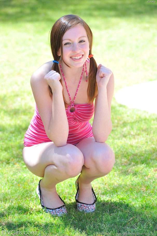 Teen Victoria Voss petite - XXX Dessert - Picture 3