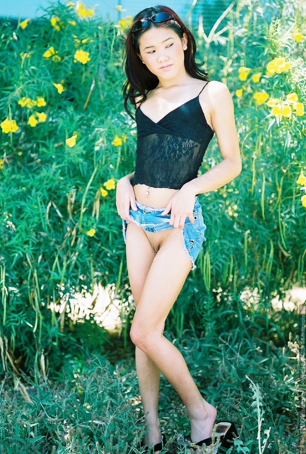 18 yo Kitty Yung small tits - XXX Dessert - Picture 10