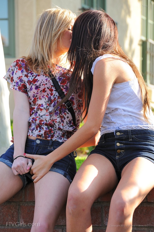 Small tits Cassandra Nix FTV toy - XXX Dessert - Picture 3