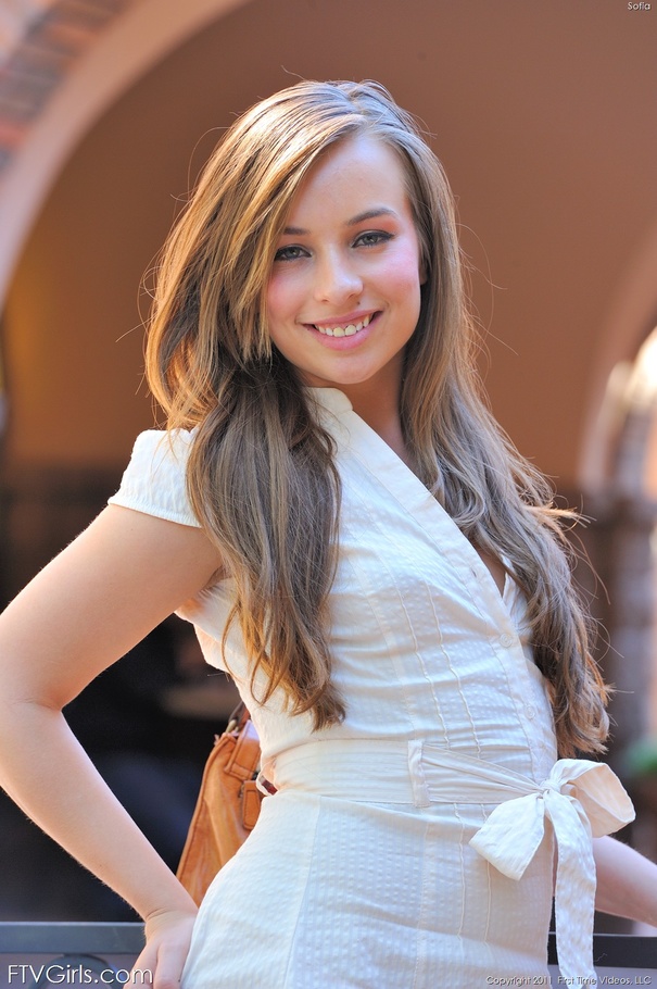 Arianna foot fetish scenes - XXX Dessert - Picture 1