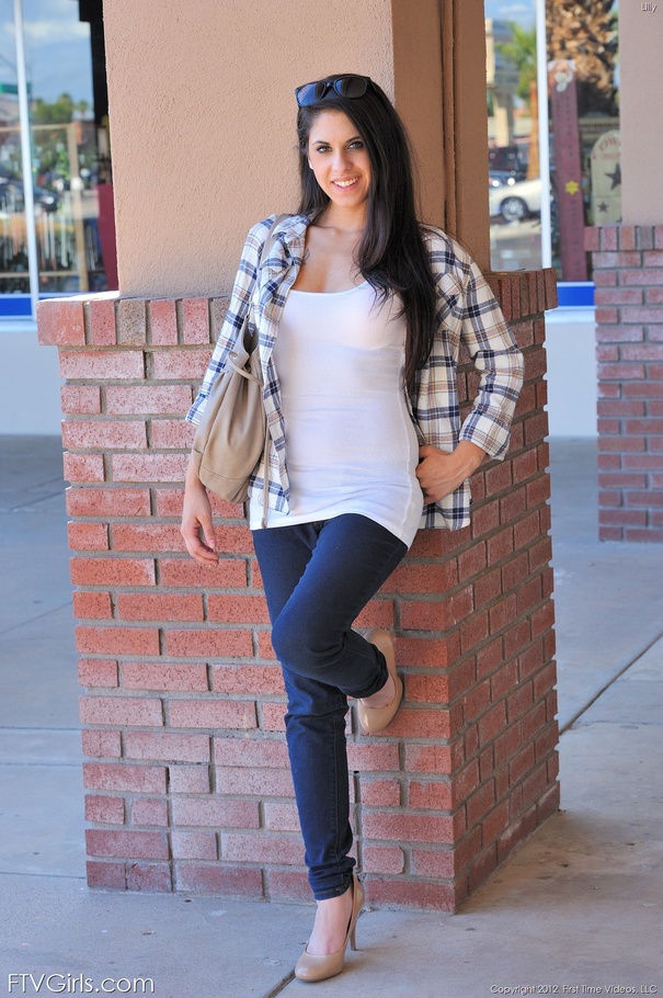 Teen Lilly hard breast massage - XXXonXXX - Pic 3