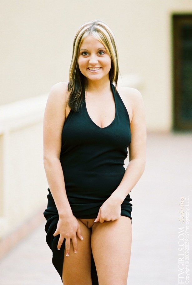 Nicole Parks public nudity - XXXonXXX - Pic 3