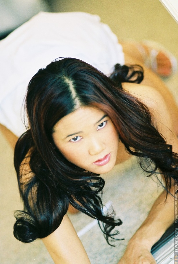 Pornstar Kitty Yung long labia and stretching - XXXonXXX - Pic 16