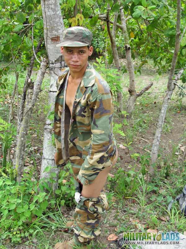 Military man strips off his camo uniform in the woods. - XXXonXXX - Pic 7