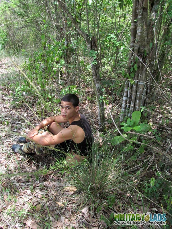 Male in camo gear gets his cock sucked in front of a car. - XXXonXXX - Pic 13