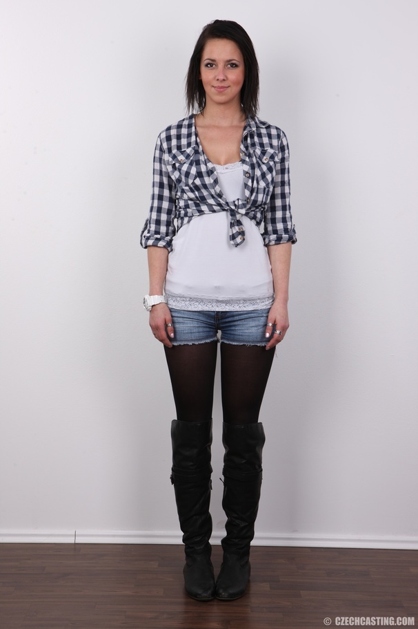 Wild slim brunette teen with very ht body - XXX Dessert - Picture 2