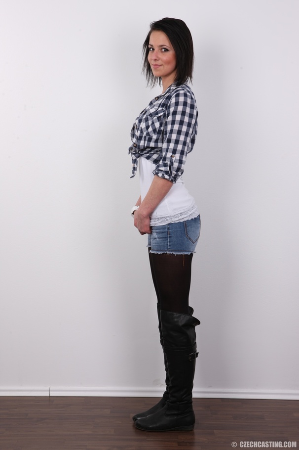 Wild slim brunette teen with very ht body - XXX Dessert - Picture 3