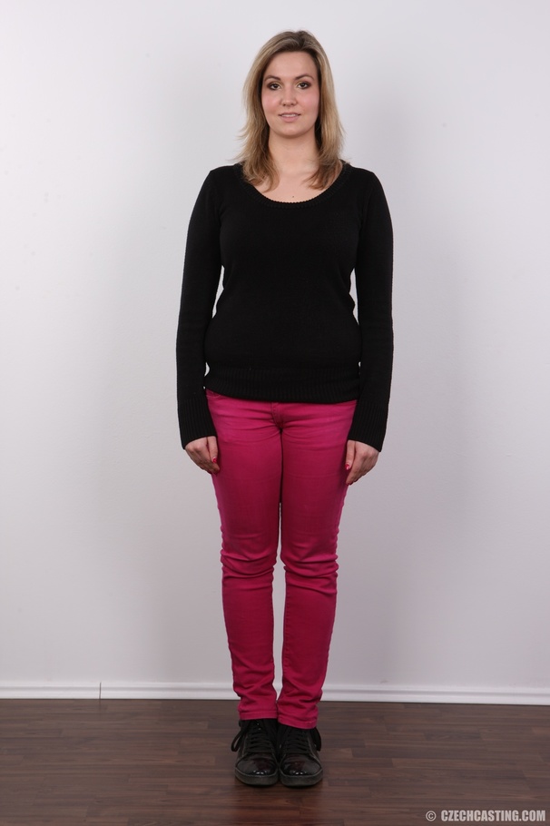 Lovely fair-haired vixen with curvy forms g - XXX Dessert - Picture 2