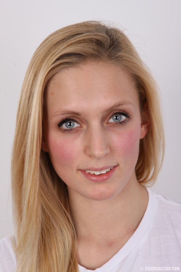 Amazing blonde angel with awesome body - XXX Dessert - Picture 1