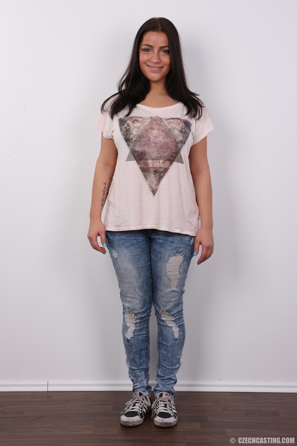 So curvaceous brunette babe with huge fun b - XXX Dessert - Picture 2