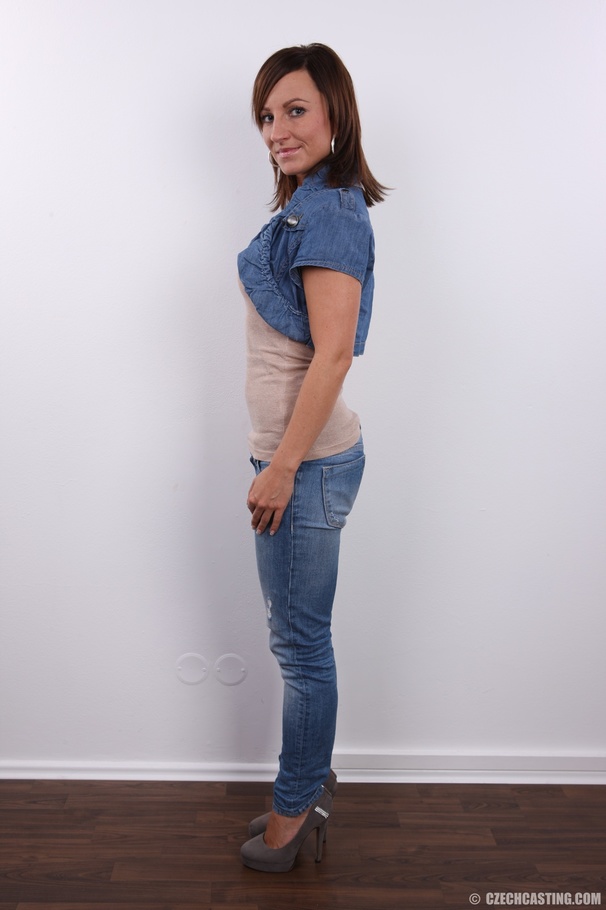 Tanned well-built hooker with brunette hair - XXX Dessert - Picture 3