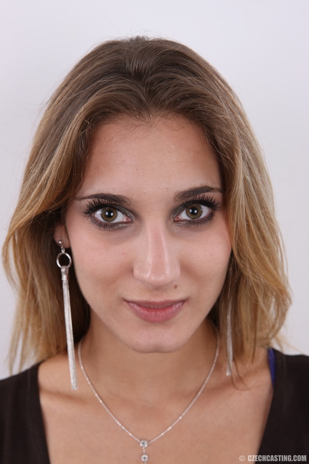 Stacked fair-haired babe with big juggs nud - XXX Dessert - Picture 1