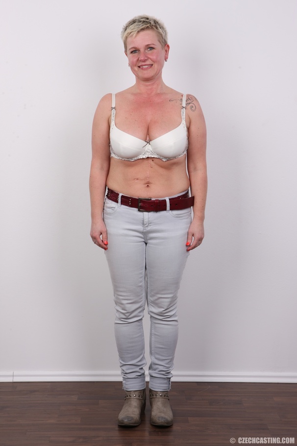 Busty short-haired blonde mature wants to b - XXX Dessert - Picture 4